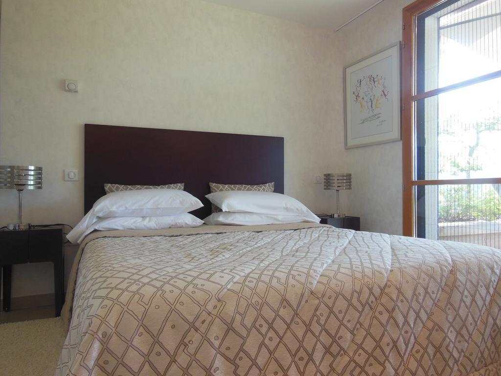 ベルコン・ボン・ボージュ Les Perrelles Bed & Breakfast エクステリア 写真